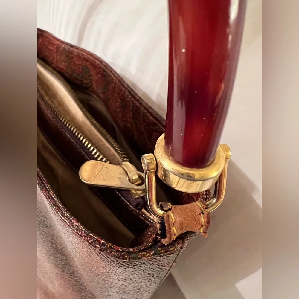ETRO BAG very rare. Tortoise shell lucite handle, outside pristine w/no scuffs. - Picture 8 of 14
